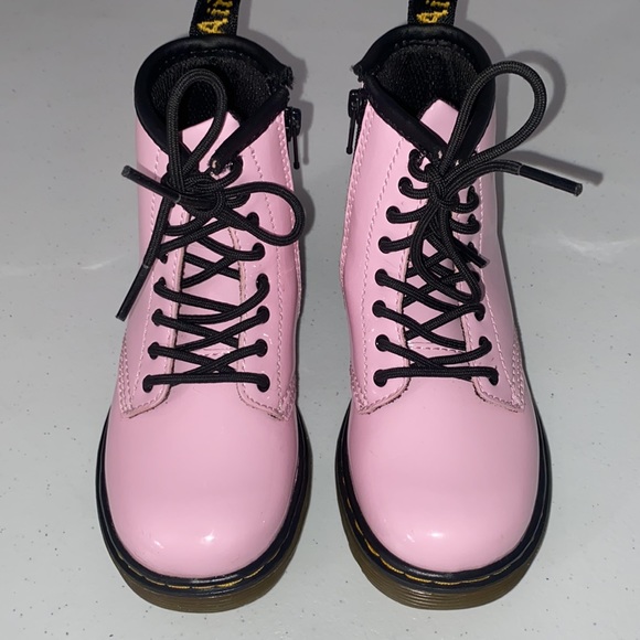 Dr. Martens Girl’s Pink Patent Leather Side Zip Boots Size 9 - Picture 2 of 11